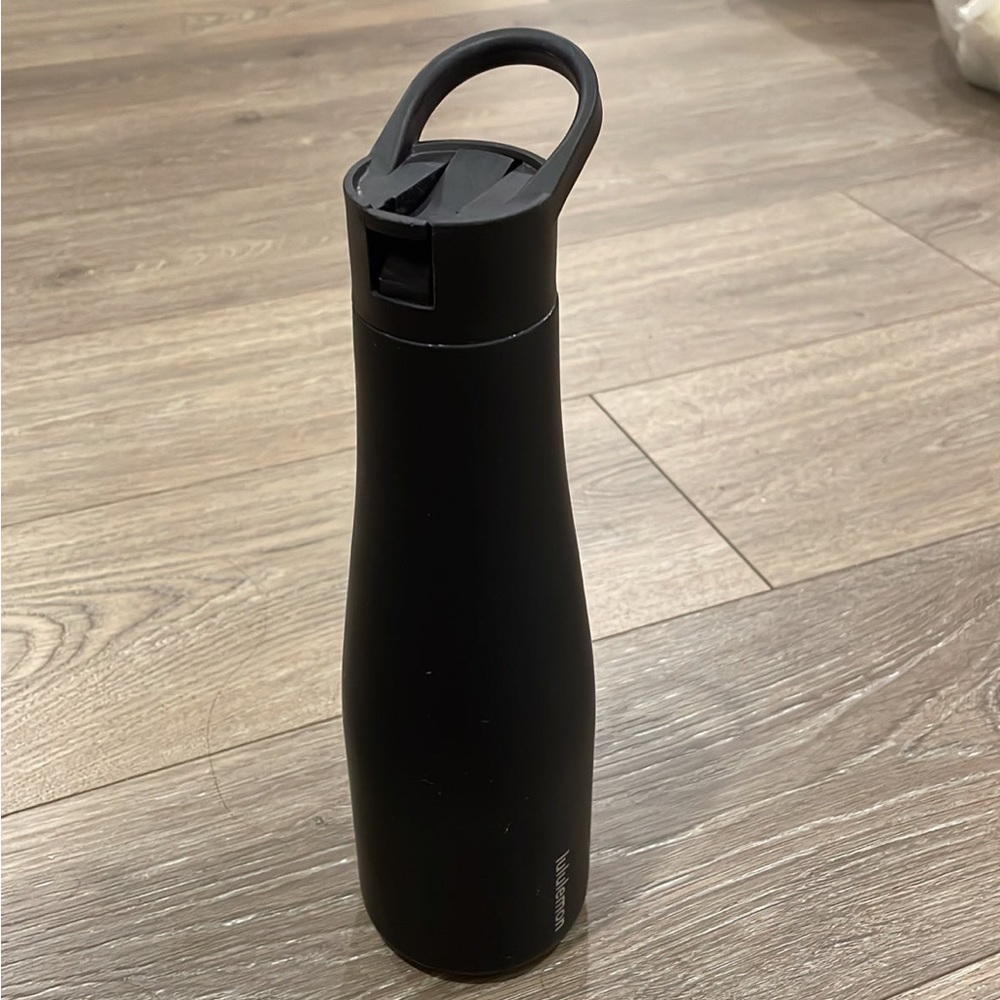 Lululemon water bottle thermos